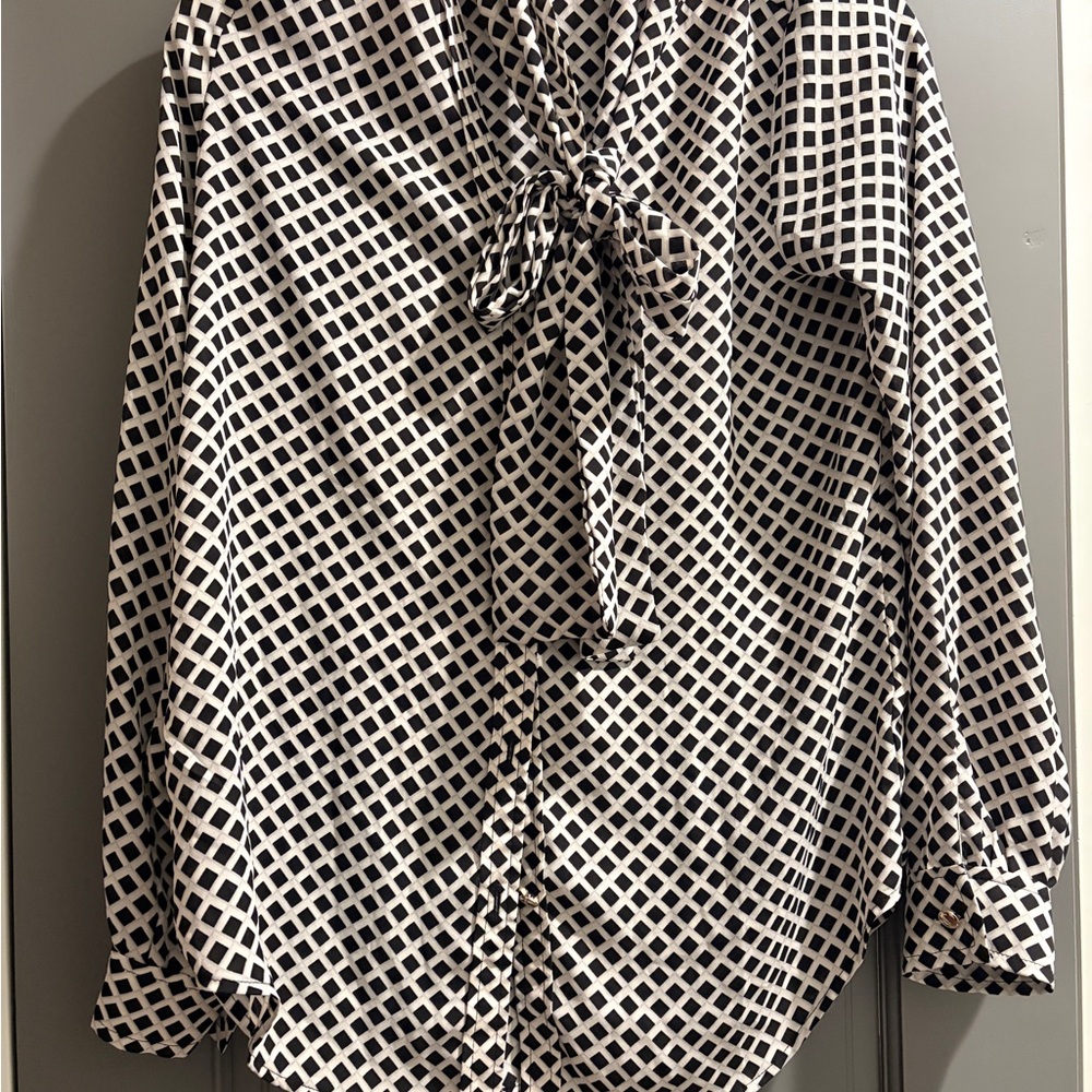 Ann Taylor Black and White Geometric Blouse | Sz XS